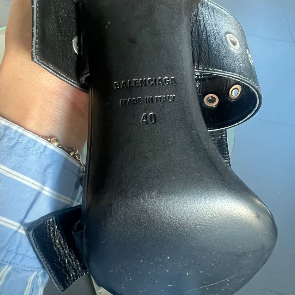 Balenciaga buckle strap leather  sandals 
8cm heel 
Perfect conditions
